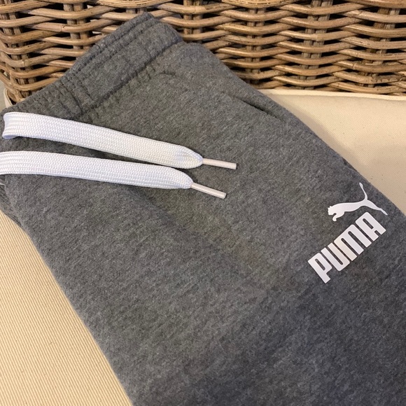 Boys Puma sweats large 14-16, like new - Picture 1 of 5